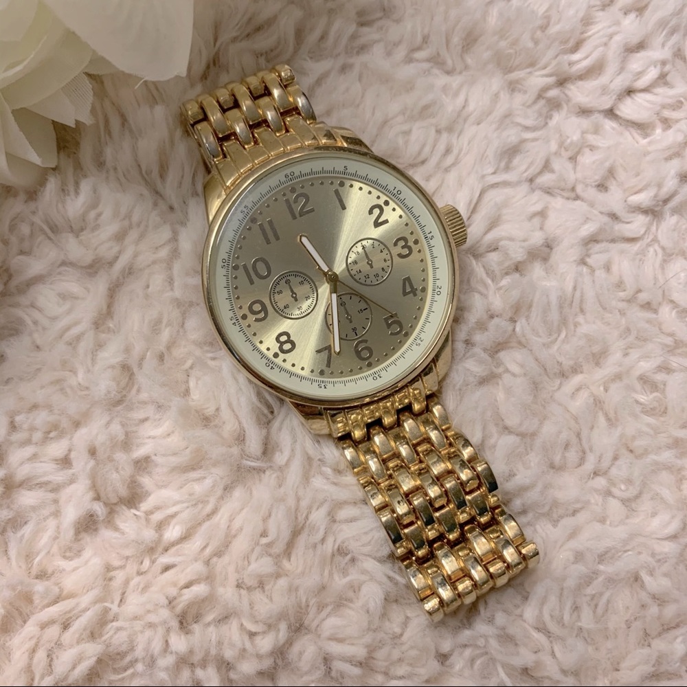 Oversized Gold Watch 😍🌟